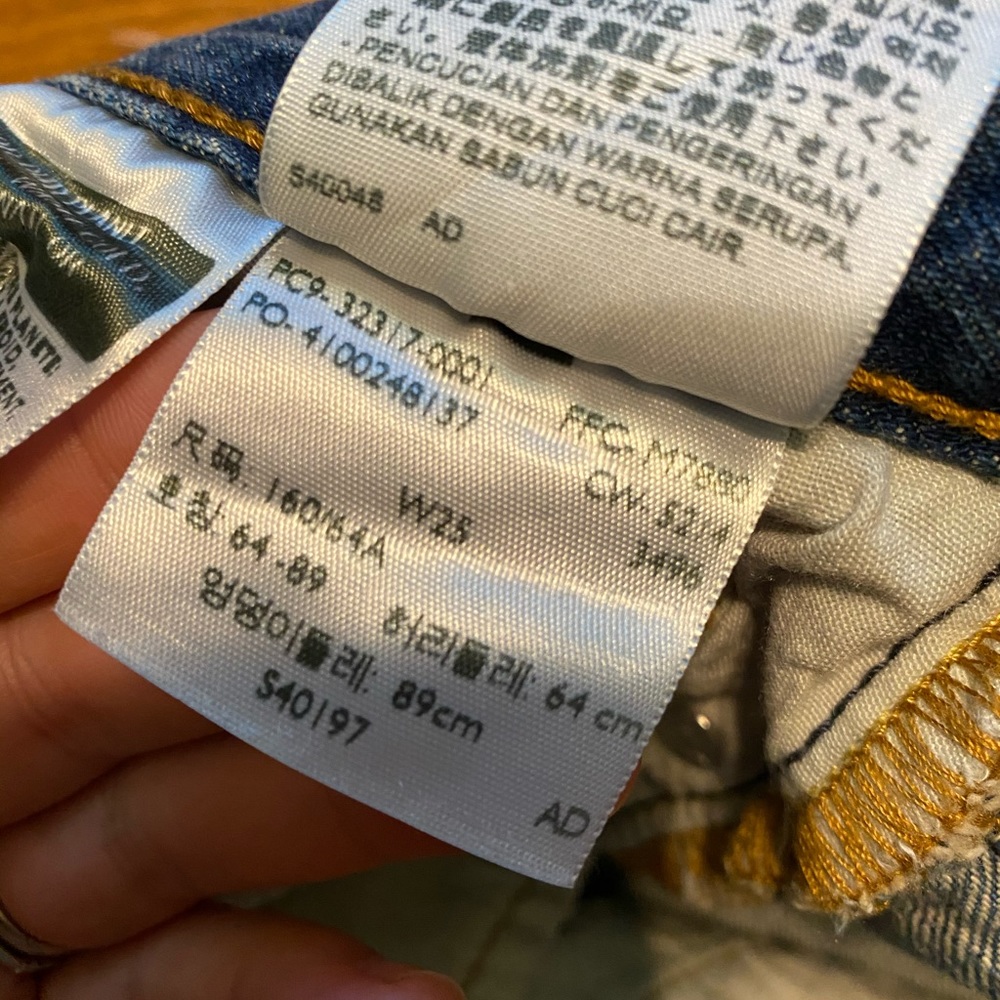 Levi’s 501 denim short shorts - Picture 5 of 5